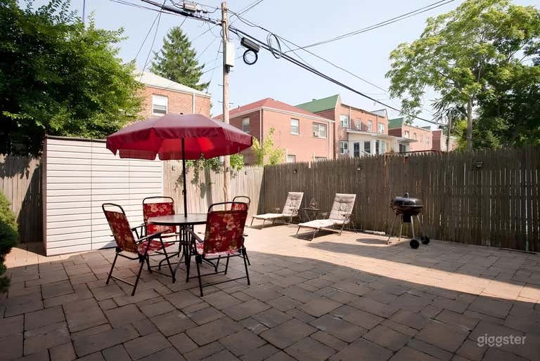  The Pink Paradise House with Backyard - Perfect for Events, Gatherings, Birthdays, Gender Reveals, Weddings, Photo/Film Shoots & More! 