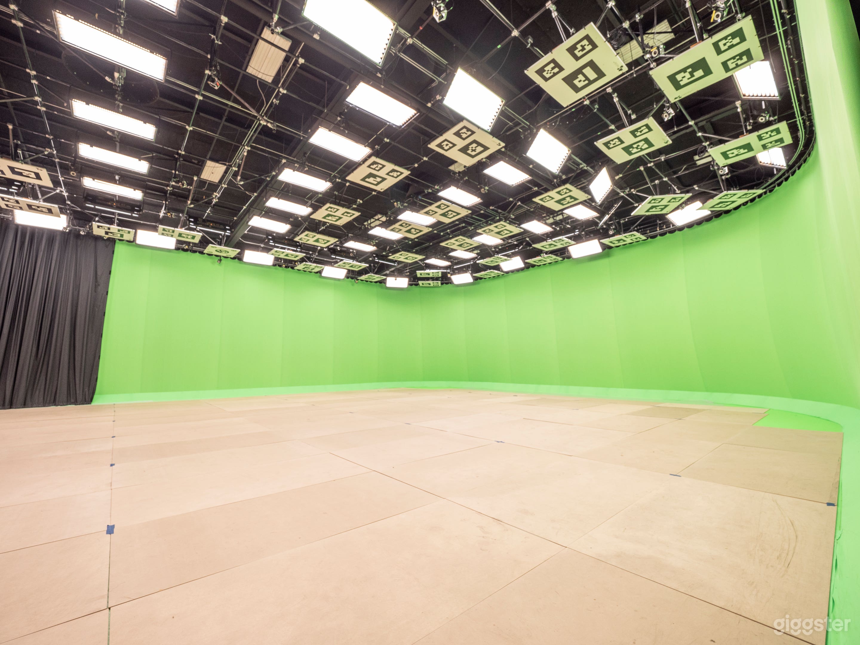 Beautiful Sound Stage Facility Photo 2