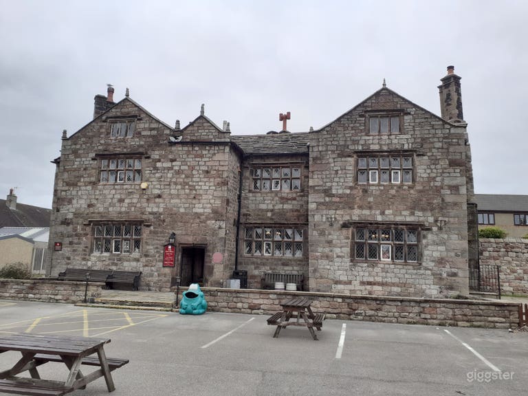  The Old Hall Inn  