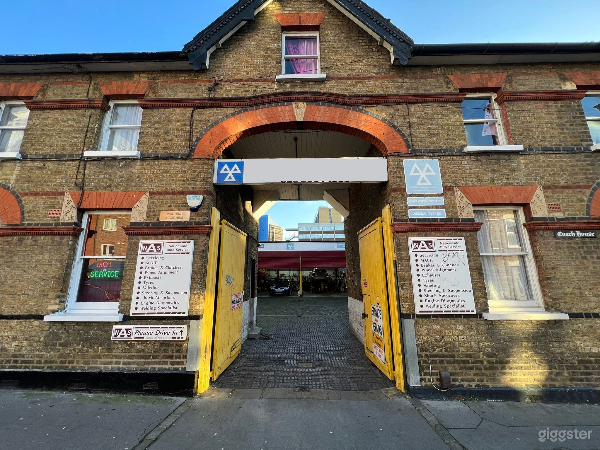 Working Car Garage for Filming Photo 2