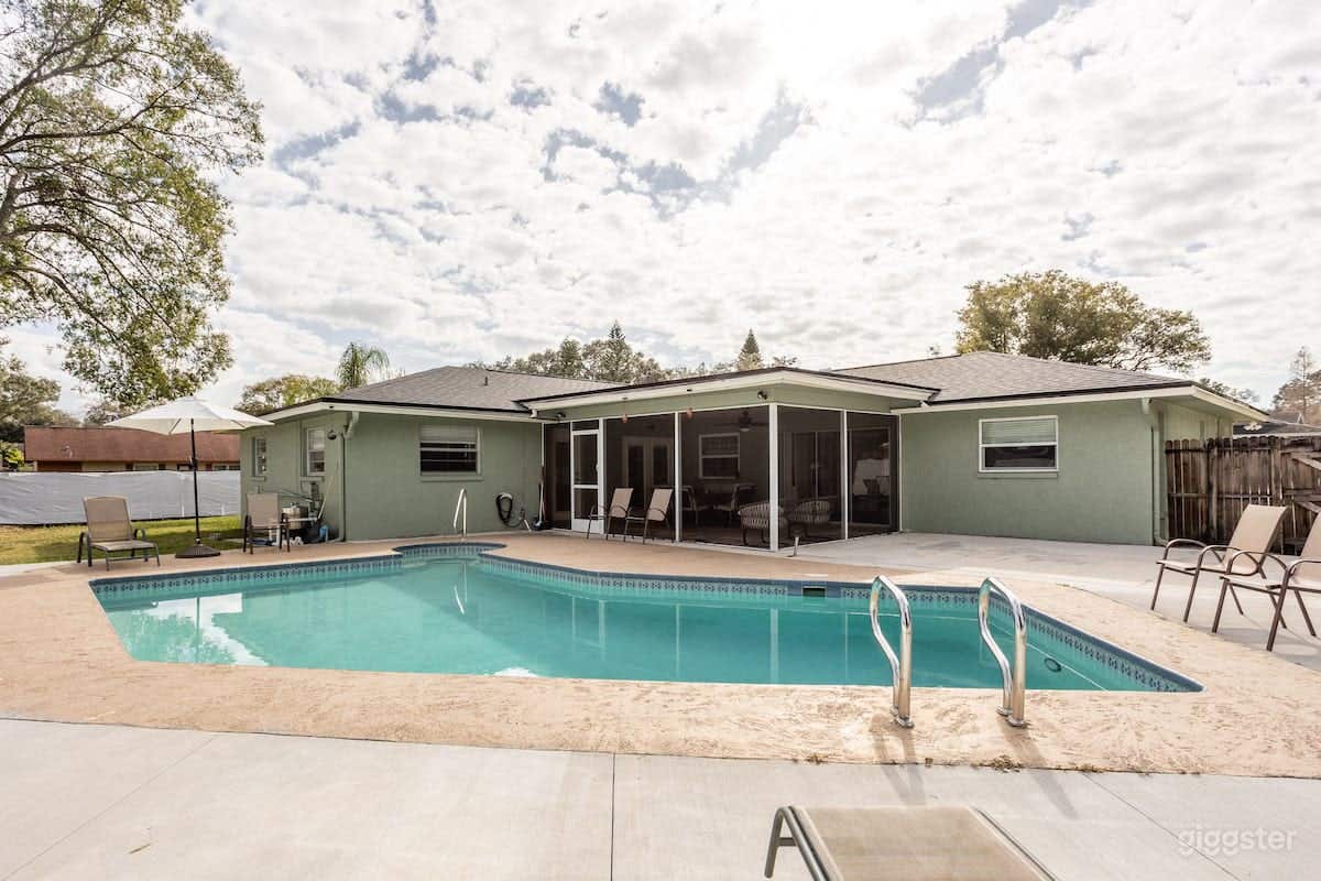 4BR Pool House in Florida Photo 2