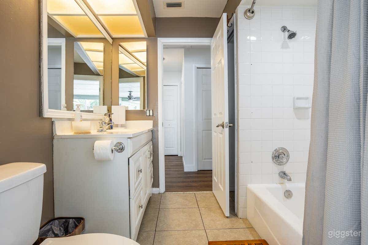 4BR Pool House in Florida Photo 3