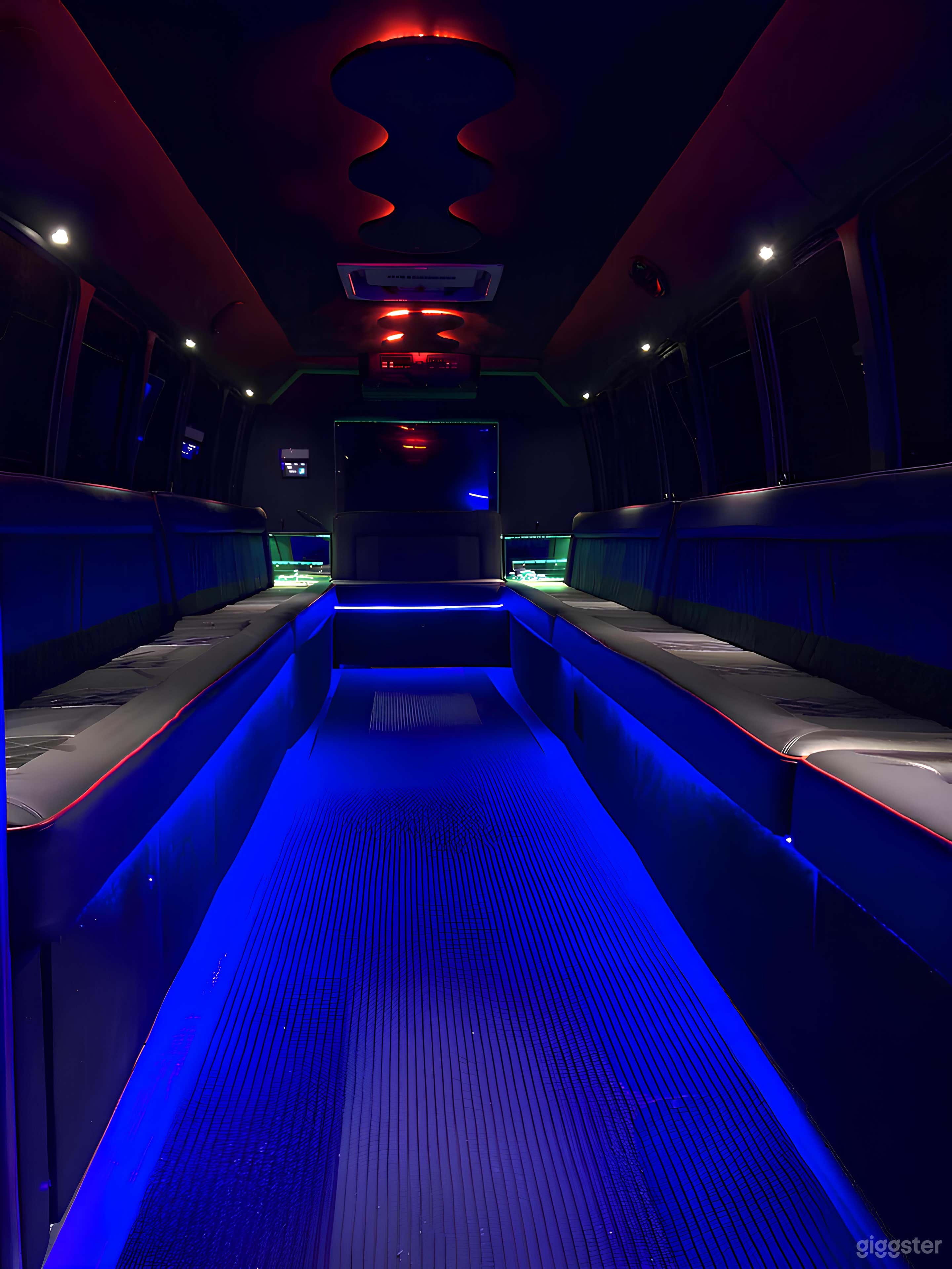35 passengers Limo Party Bus Photo 4