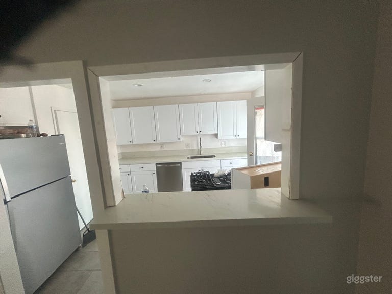  Open house with pool, can be staged 