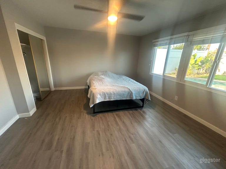  Open house with pool, can be staged 