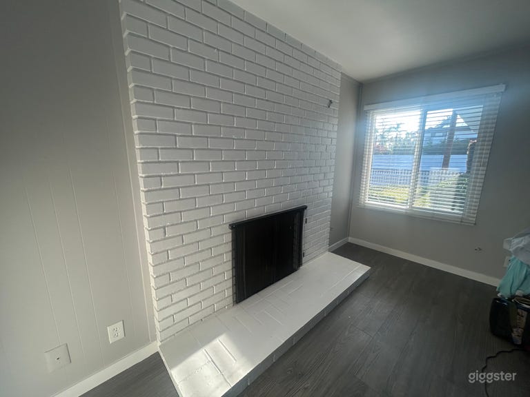  Open house with pool, can be staged 