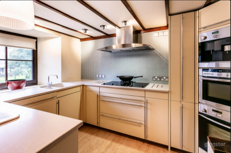 BECKSIDE WEST Photo 3