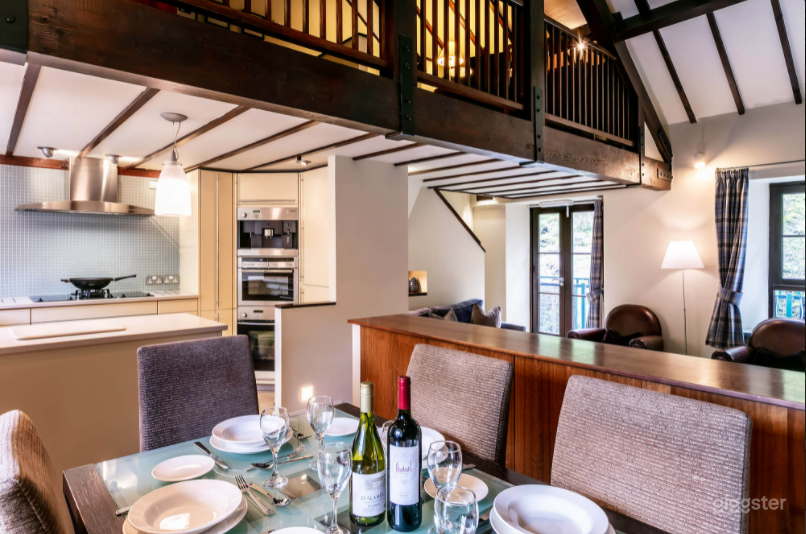 BECKSIDE WEST Photo 2