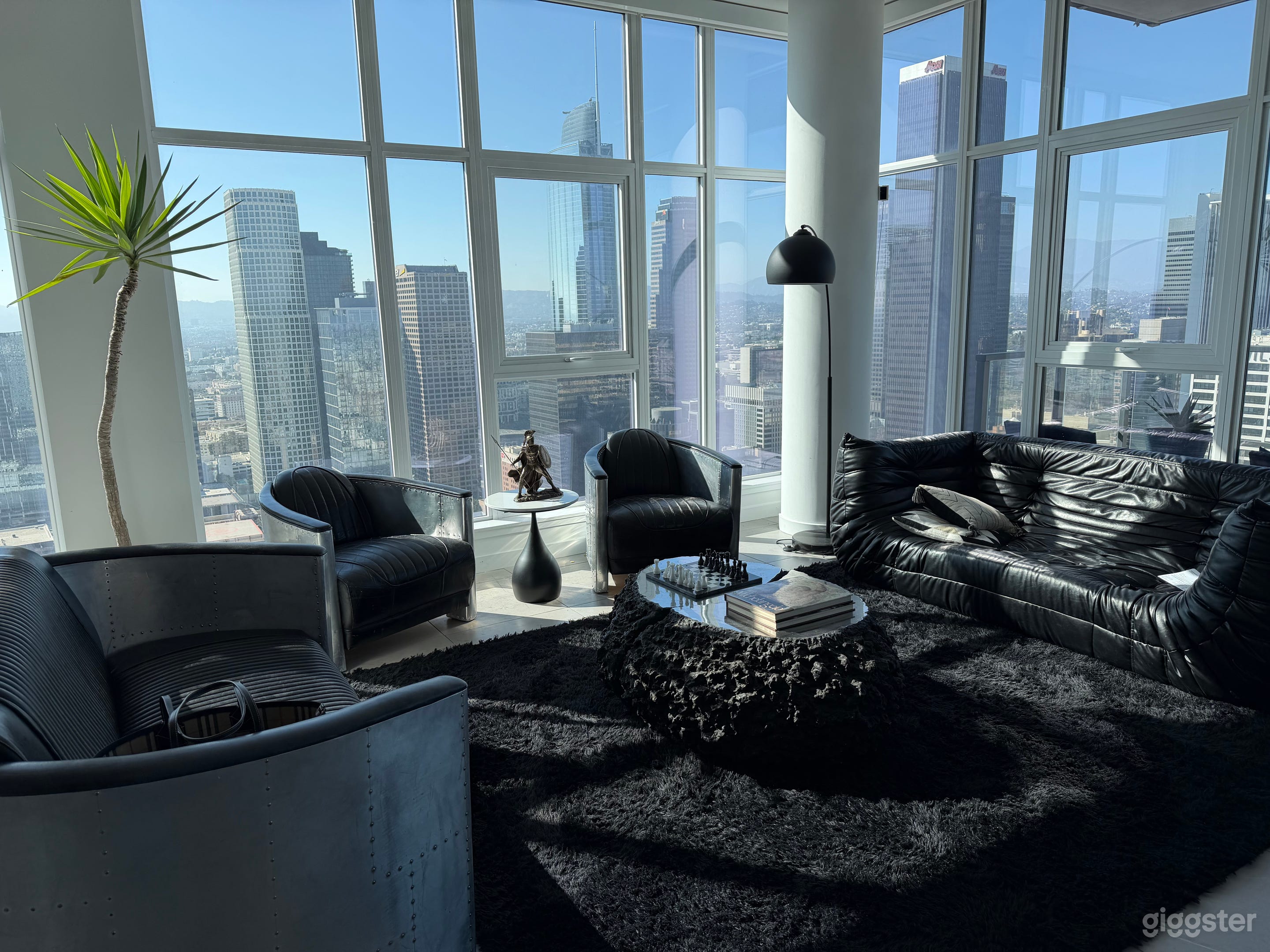 DTLA Penthouse with skyline view Photo 1