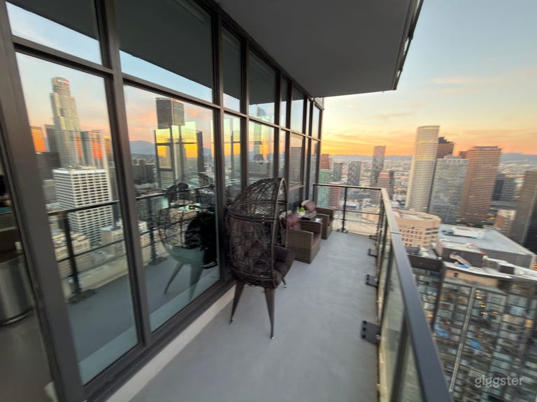  DTLA Penthouse with skyline view 