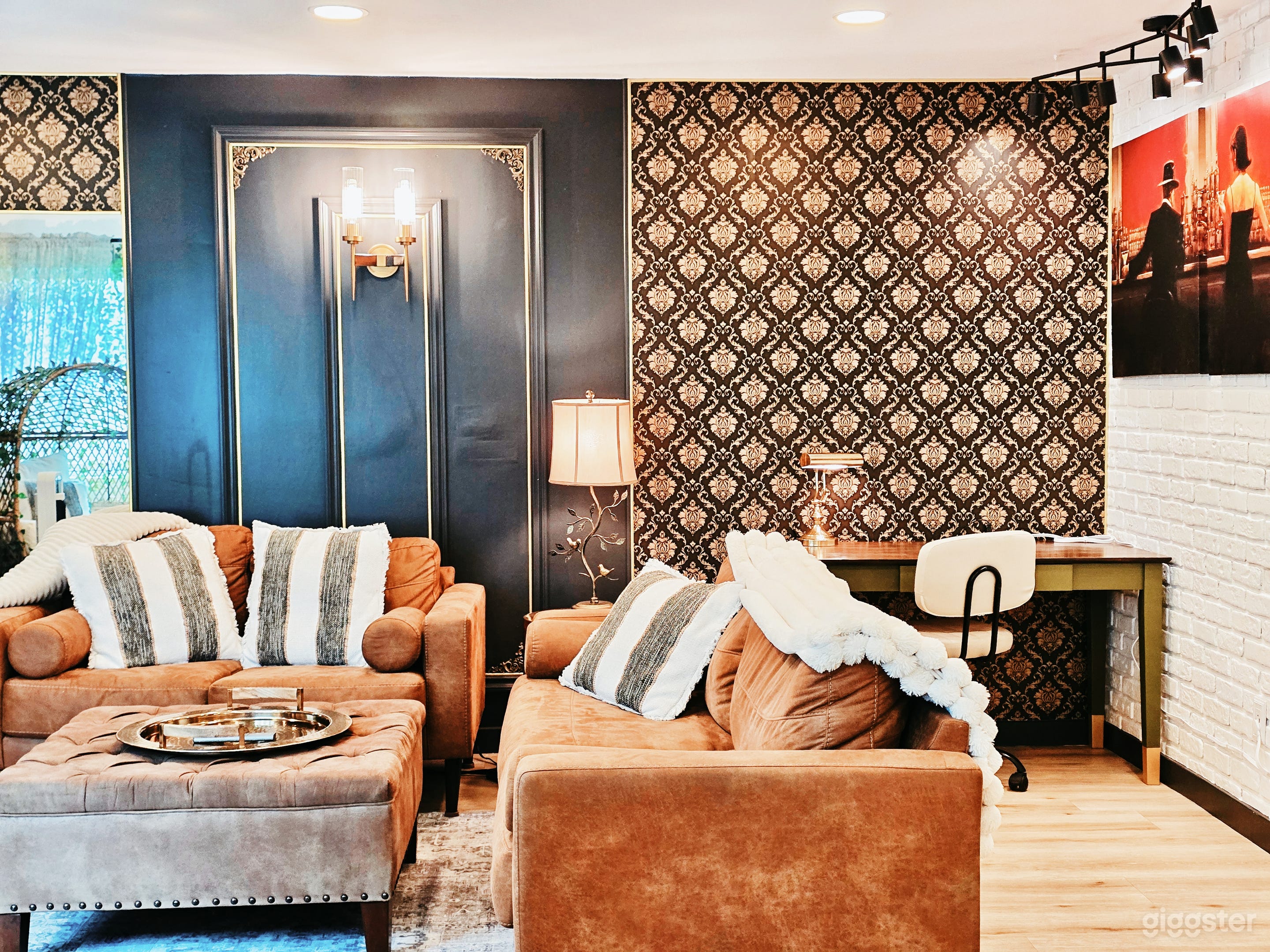Vintage Vegas Glam & Eclectic Pop Art Photo 3