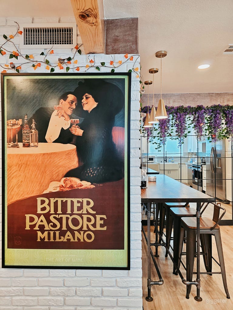  Vintage Vegas Glam & Eclectic Pop Art 