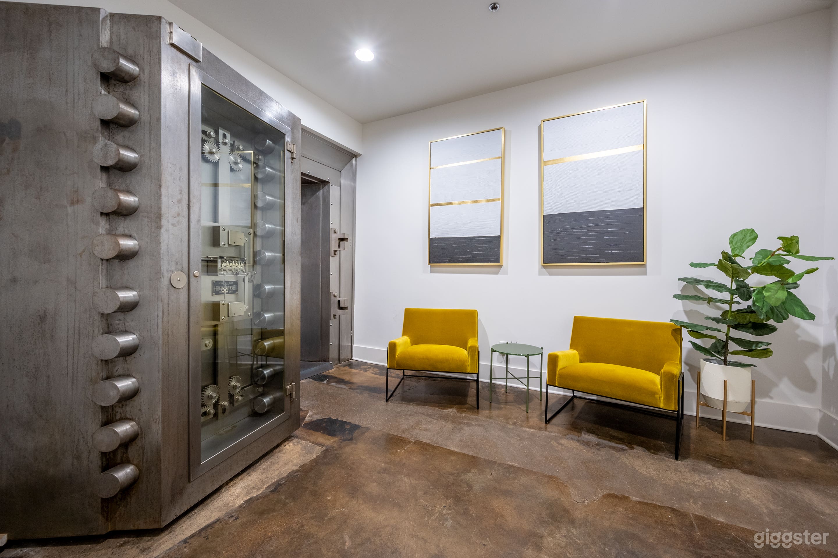 Private Boardroom Downtown Nashville with Breakout Photo 2