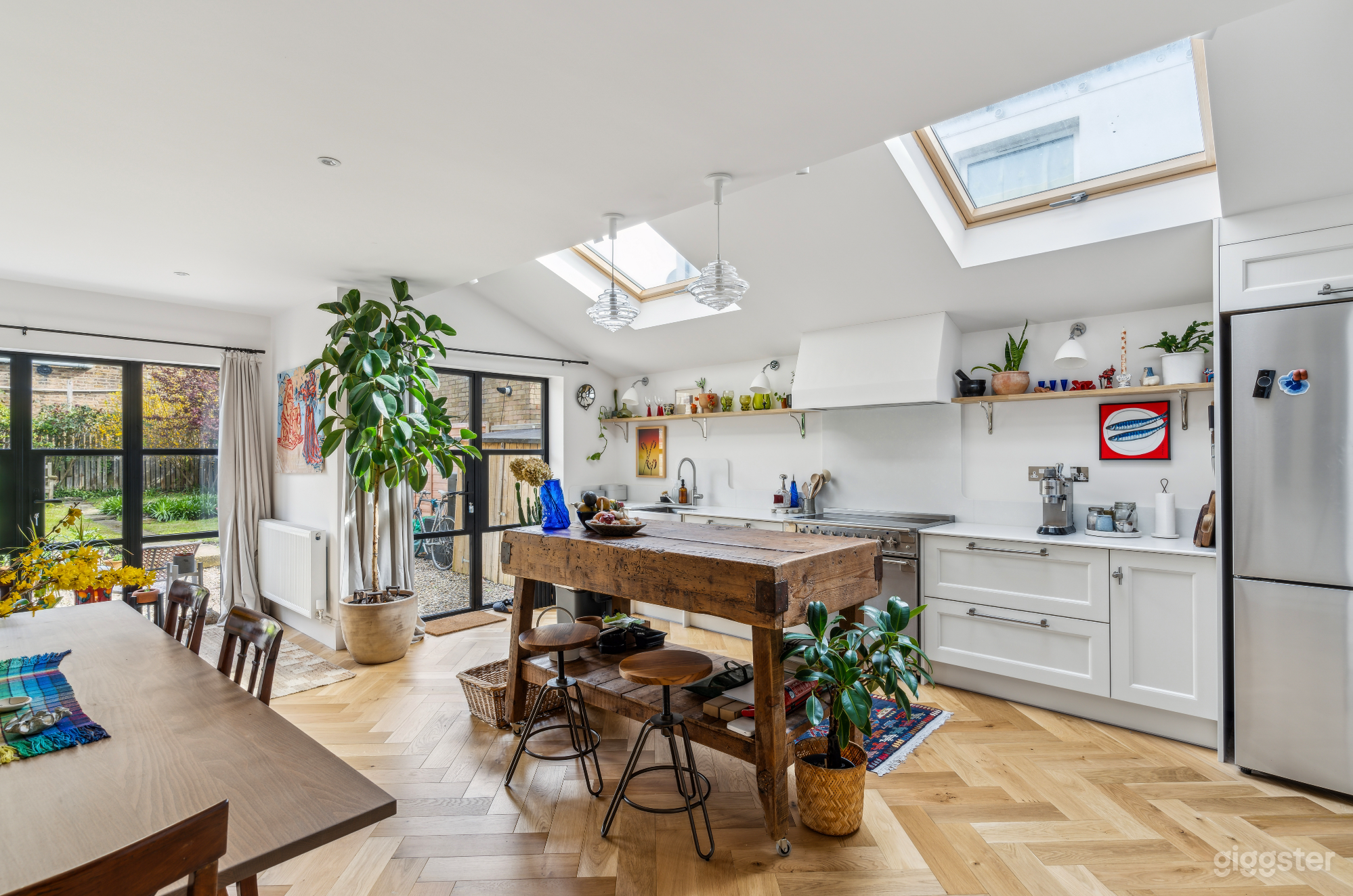Artistic &amp; Spacious Victorian Terraced House Photo 1
