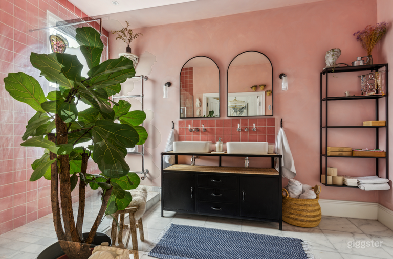  Artistic & Spacious Victorian Terraced House 