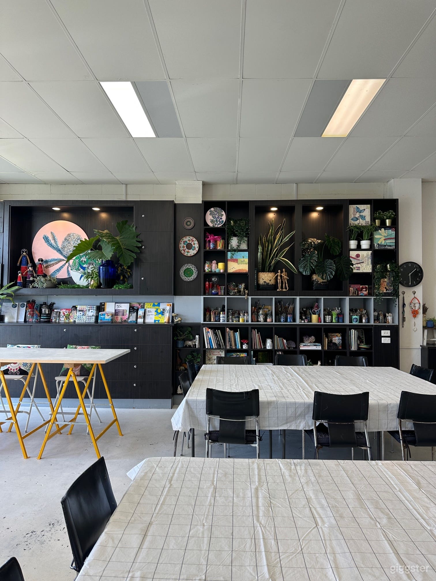 Cozy Bohemian Art Property for Creative Thinkers Photo 1