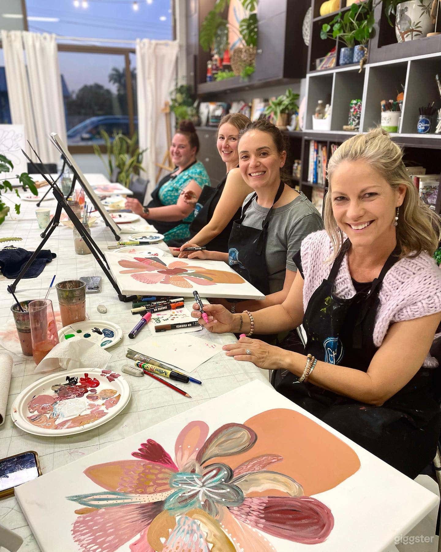 Cozy Bohemian Art Property for Creative Thinkers Photo 4