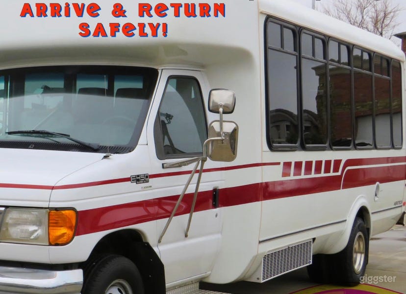 20 passenger bus Photo 1