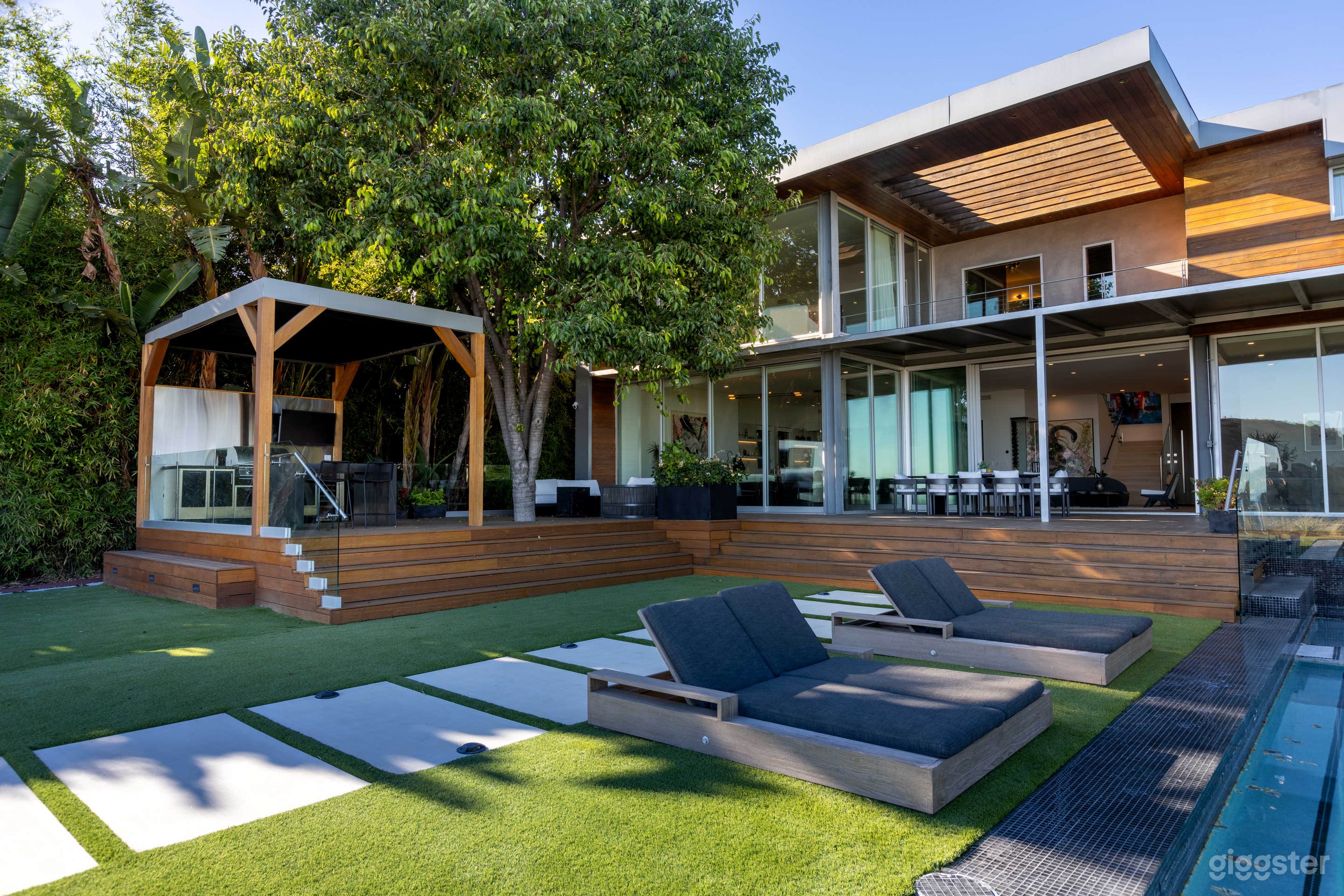 Modern Gambler II Photo 1