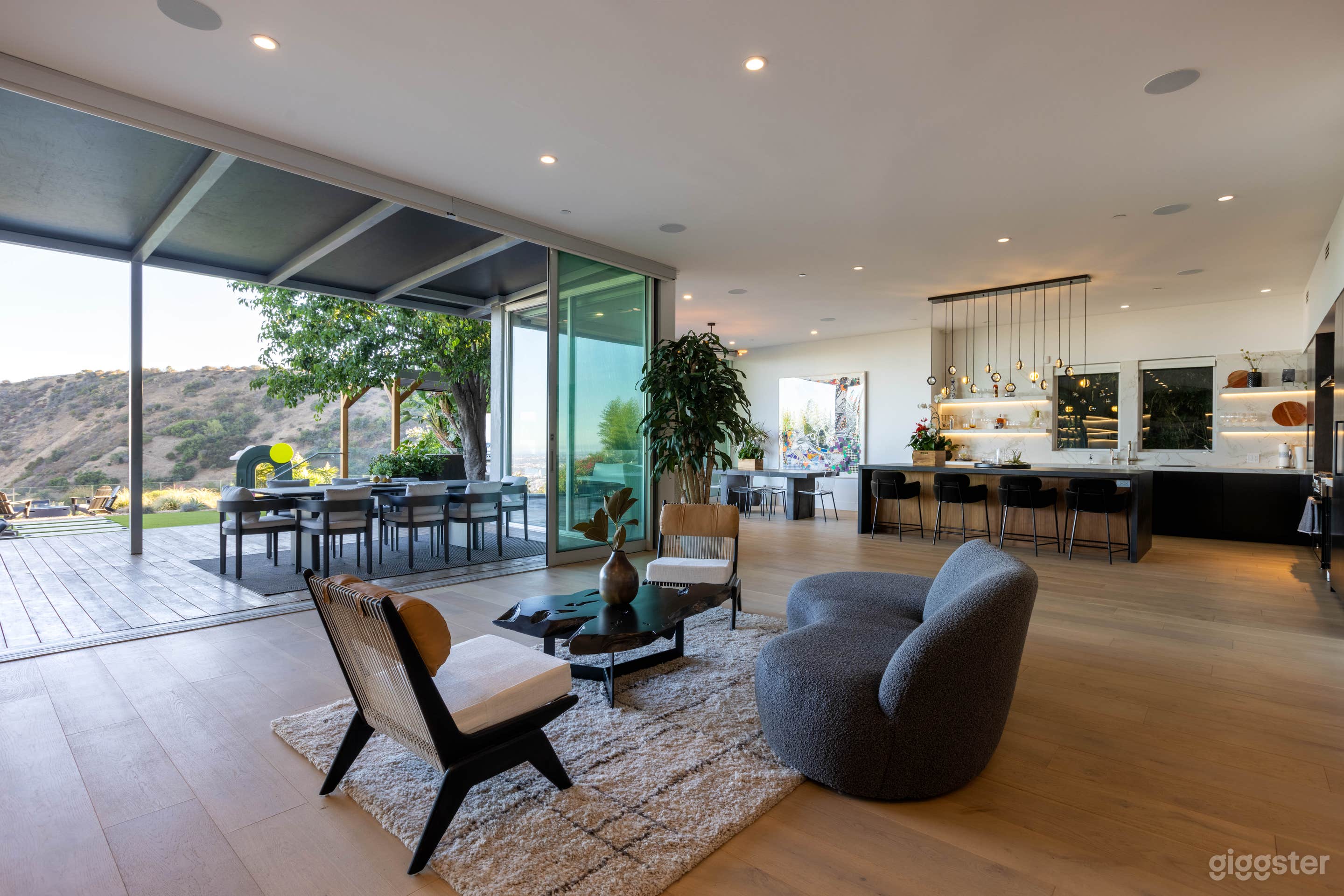 Modern Gambler II Photo 4