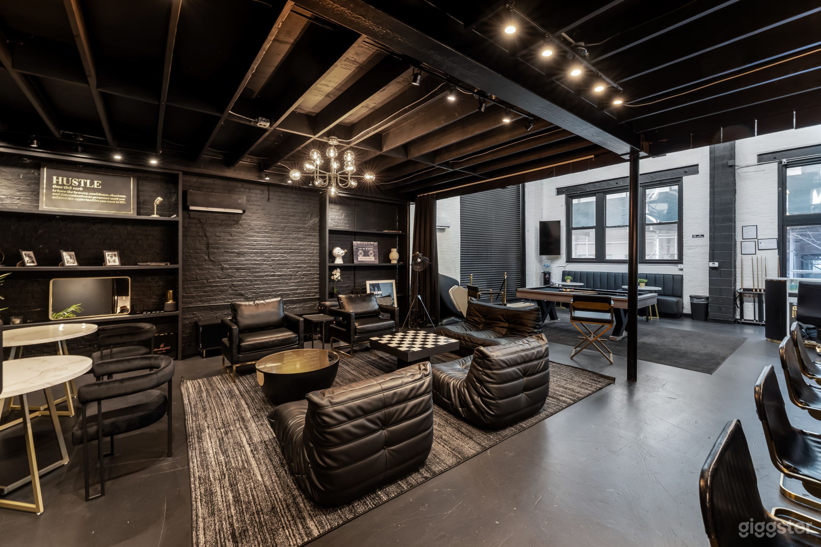 Modern Loft Space Photo 4