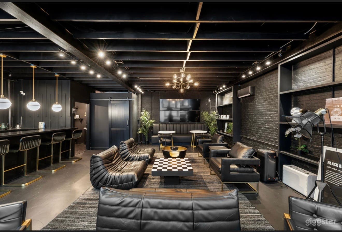 Modern Loft Space Photo 2