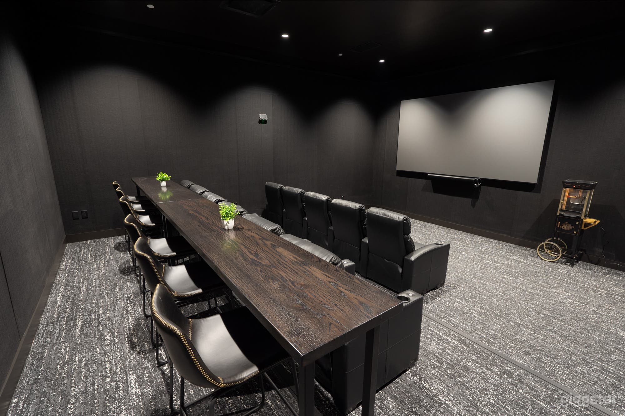 Adorable Meeting &amp; Event space in West Homestead Photo 2