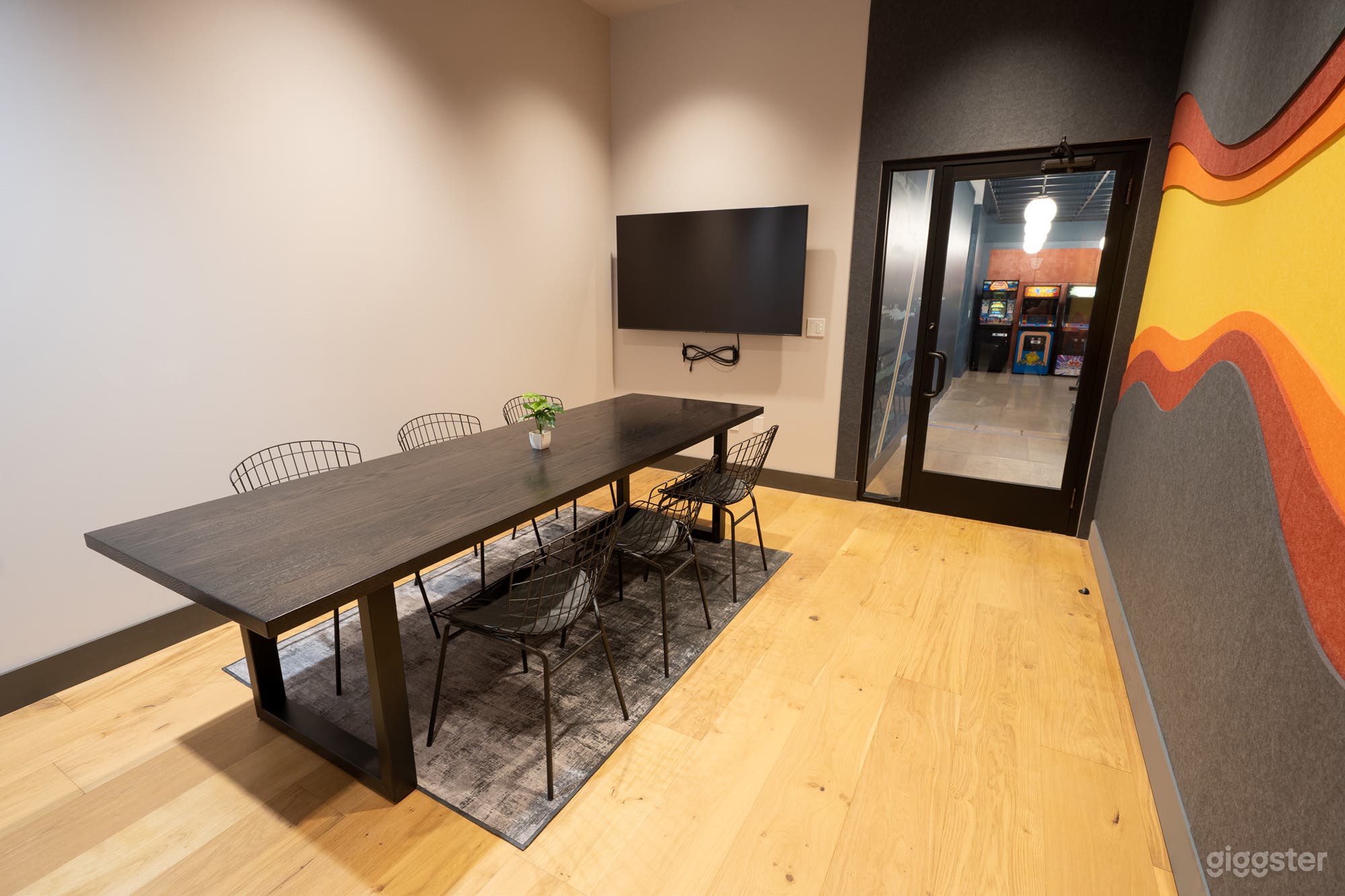 Adorable Meeting &amp; Event space in West Homestead Photo 4