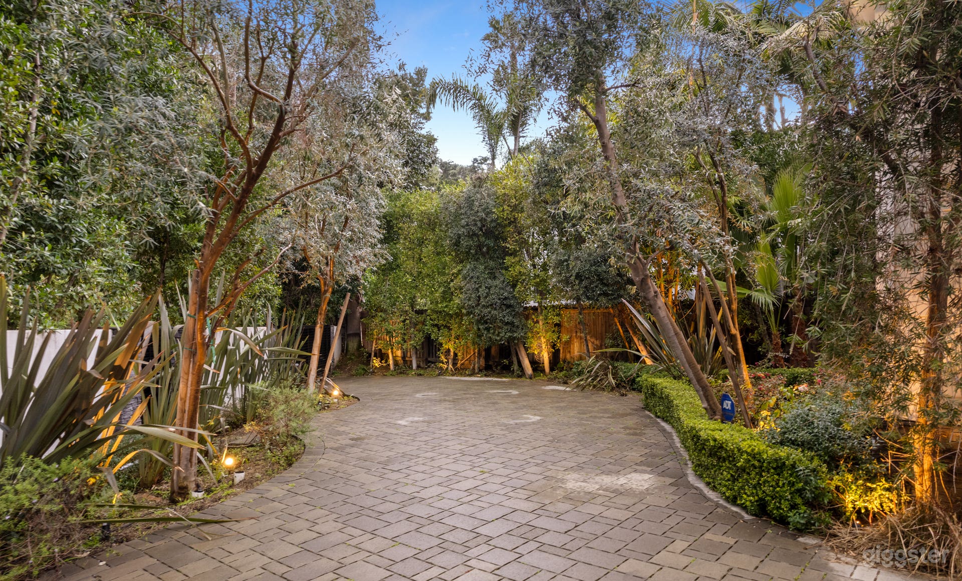 🏡 Experience Laurel Canyon Luxury Living Photo 3