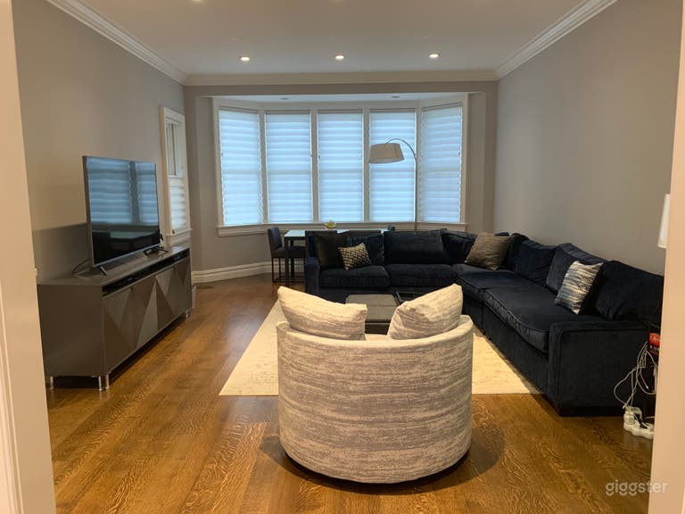  Family room connected to eat-in kitchen 