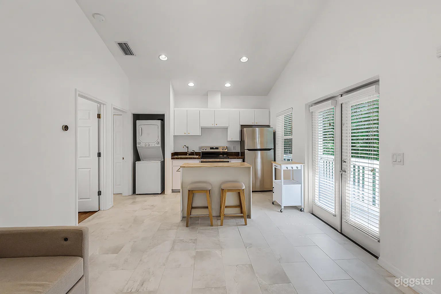 Private Bamboo-Oasis Apartment w/ Balcony Photo 2