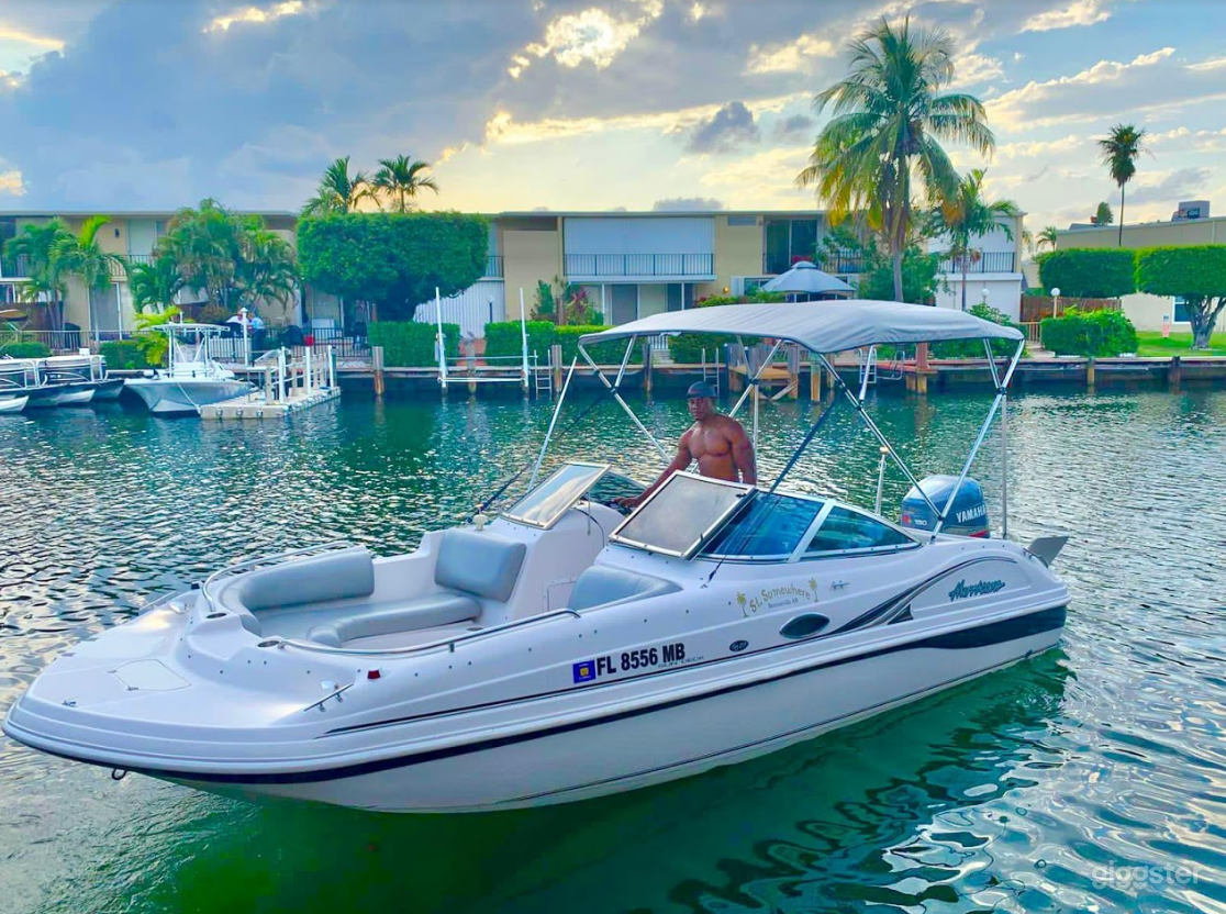 Cozy 24Ft Hurricane Party Boat Space Events Photo 3