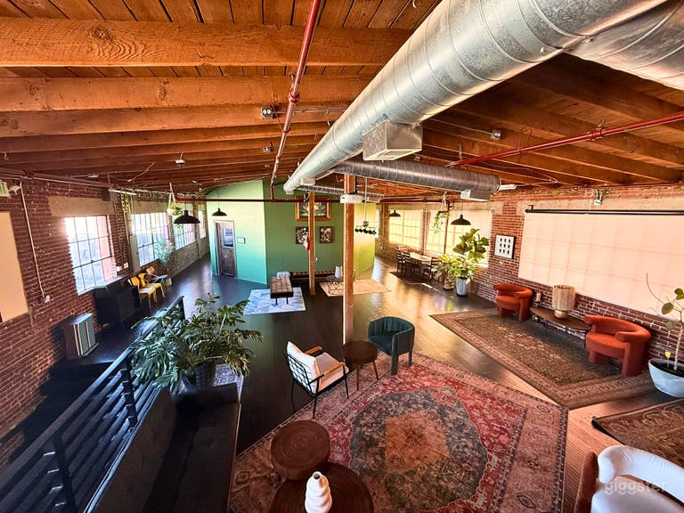  Industrial Creative Warehouse Near DTLA with Stage & Studios 