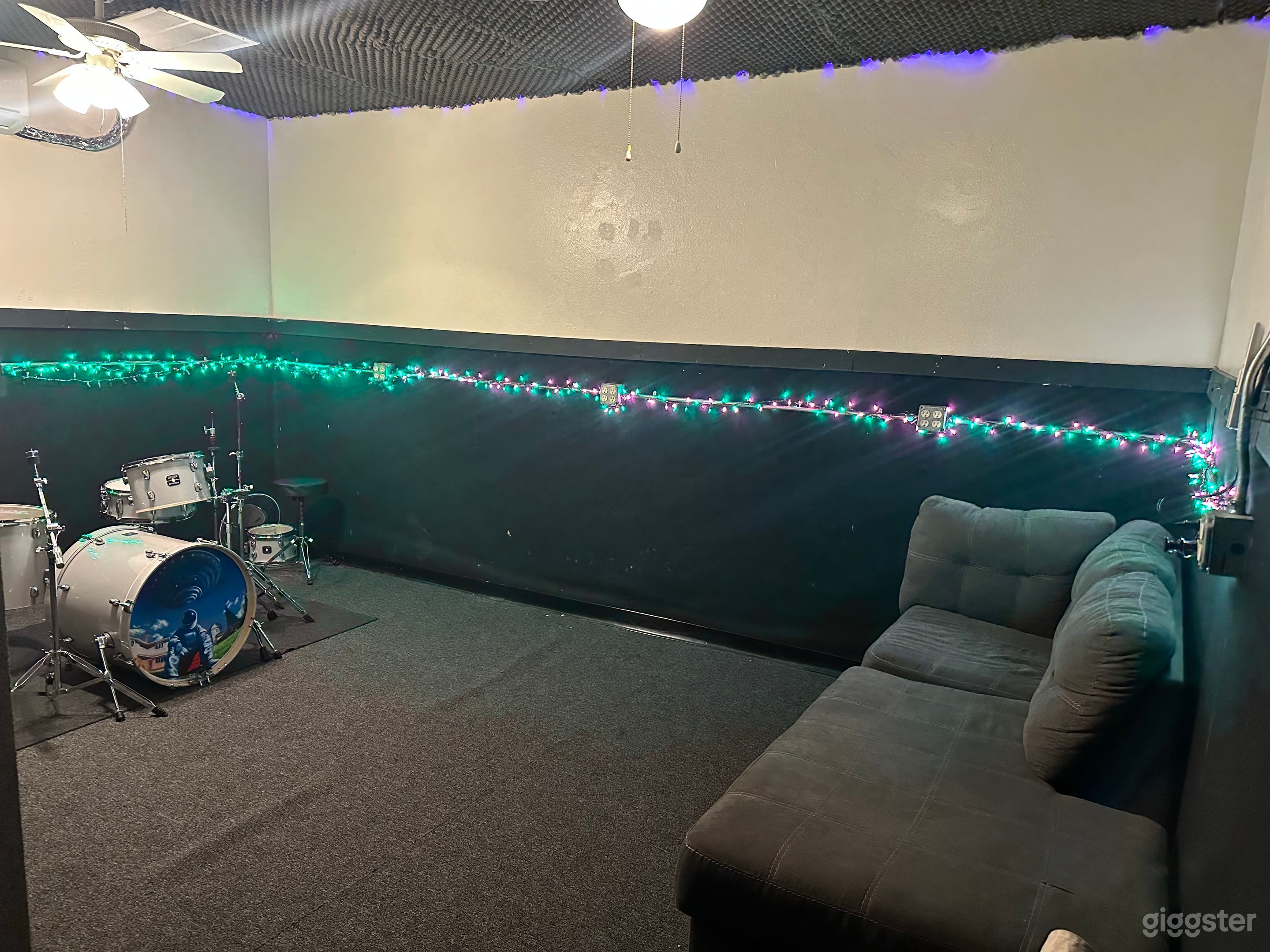 Shared Rehearsal Studio Photo 4