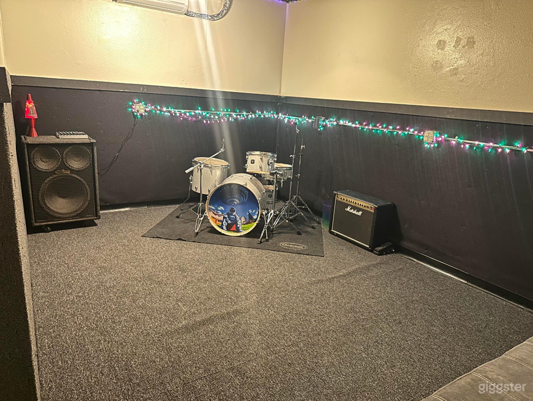 Shared Rehearsal Studio Photo 1