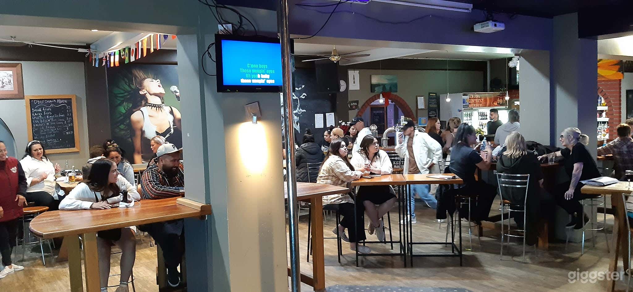 Hot Spot Bar with Cue Pool, Gaming Machine &amp; Poker Photo 2