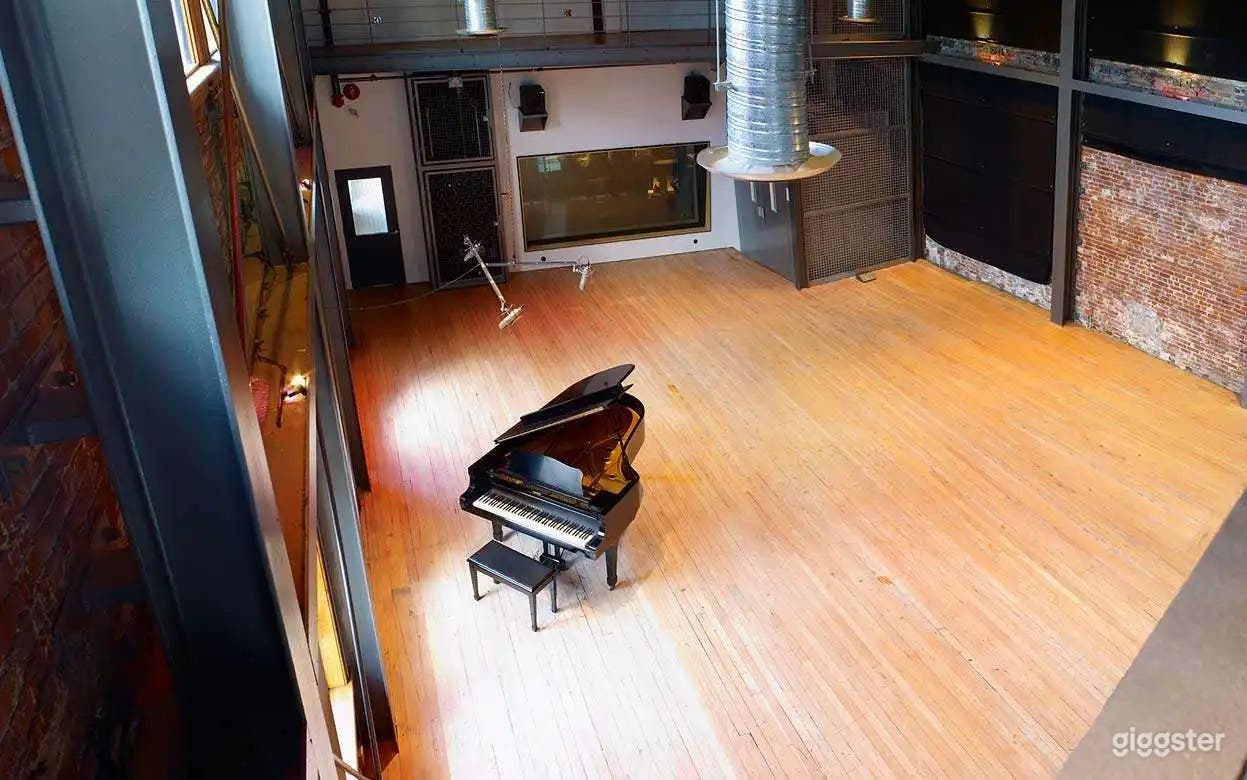 Vintage Modern Recording Studio 2 Photo 1