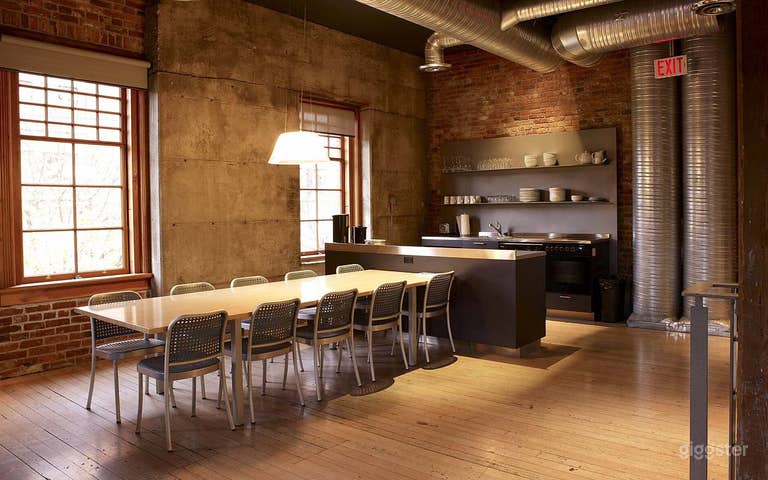  Vintage Modern Recording Studio 2 