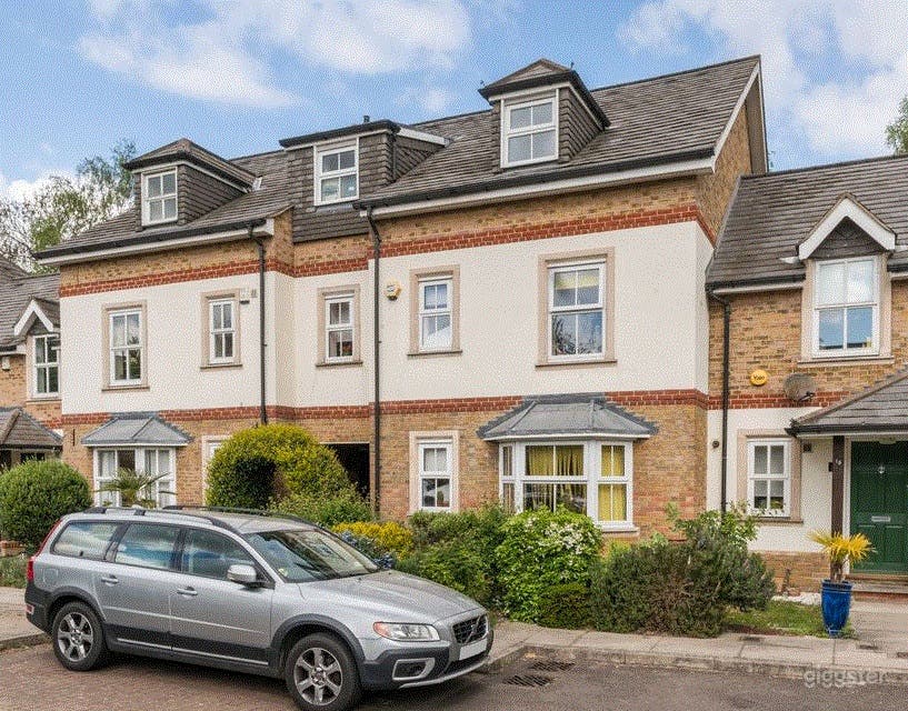 Hampton Style Townhouse Photo 1