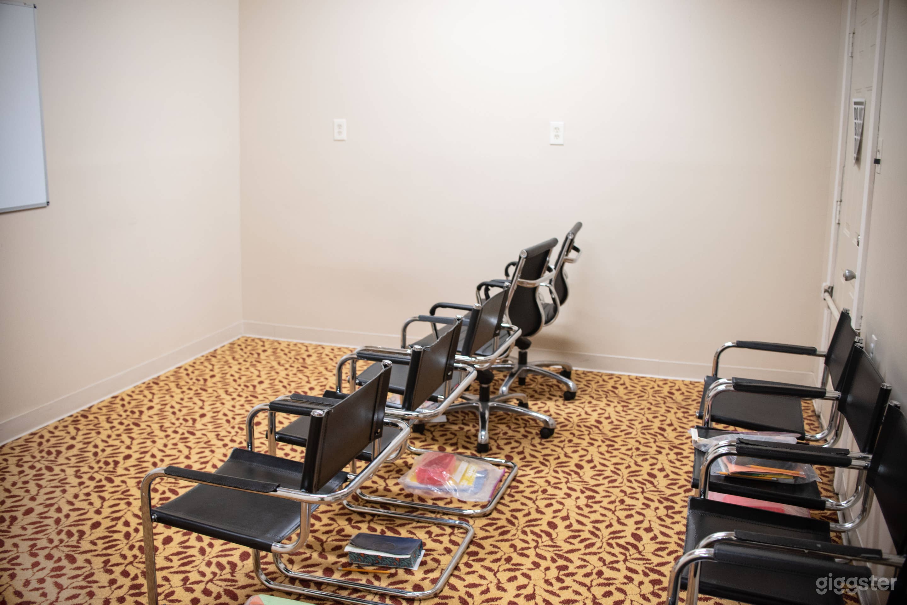 Working Space in Richmond (Near Willow Lawn) Photo 2