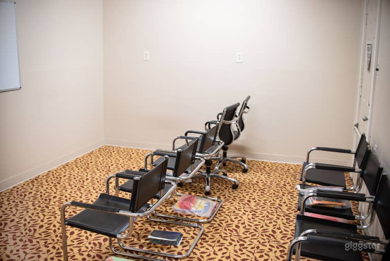  Working Space in Richmond (Near Willow Lawn) 