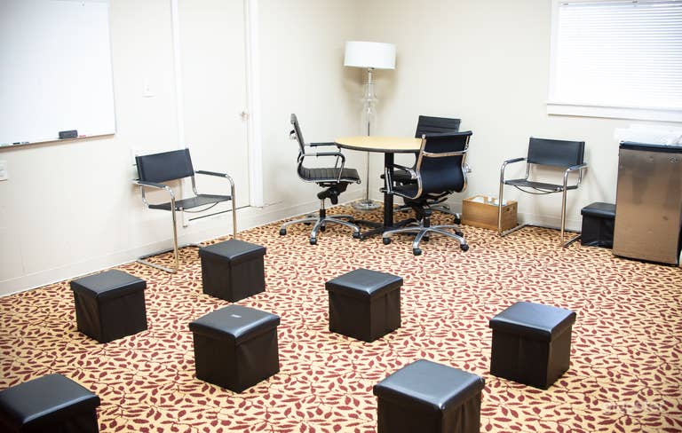  Working Space in Richmond (Near Willow Lawn) 