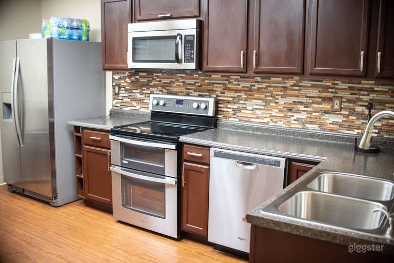  Working Space in Richmond (Near Willow Lawn) 