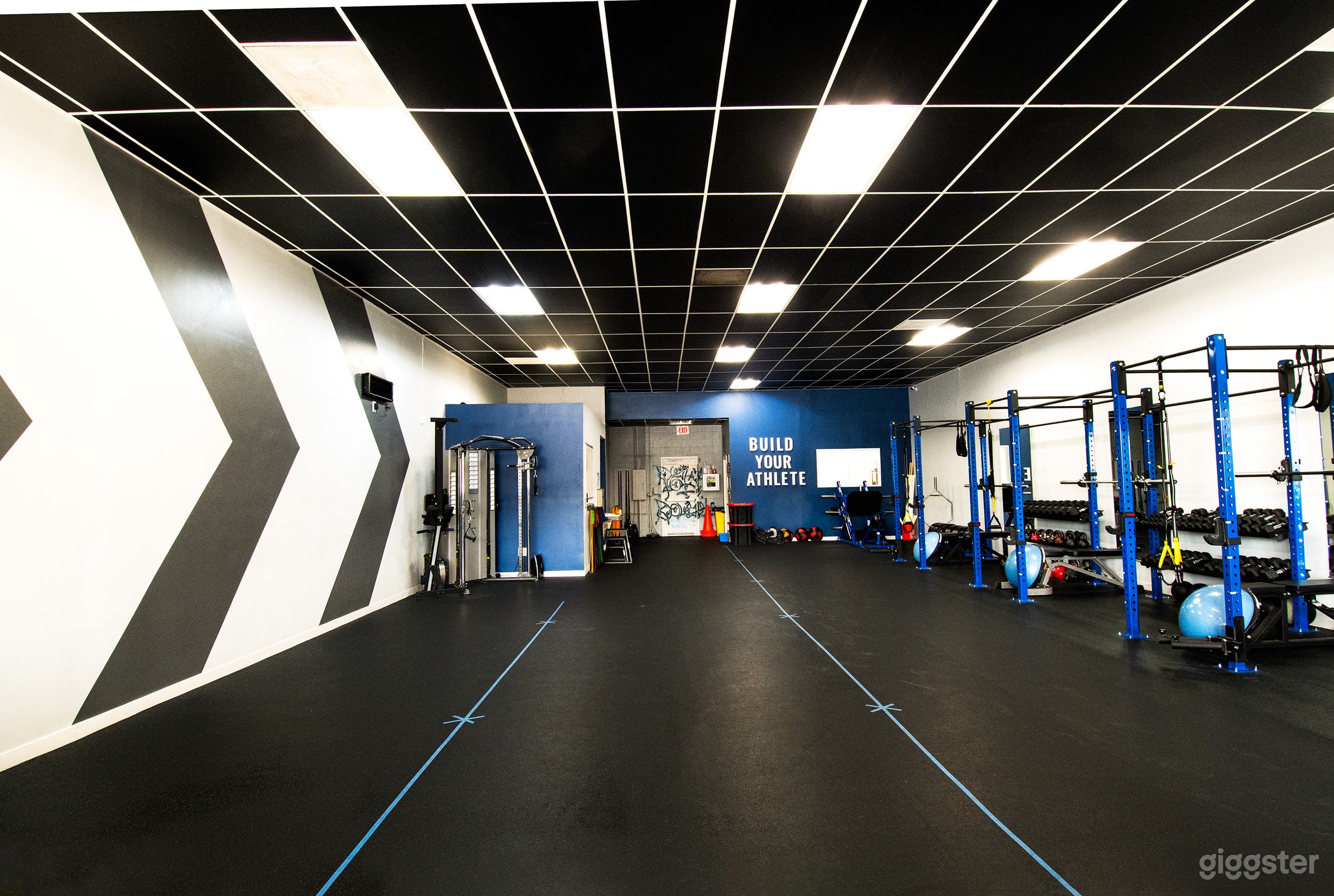 Spacious Gym with Equipment of all Styles in Chatsworth Photo 1