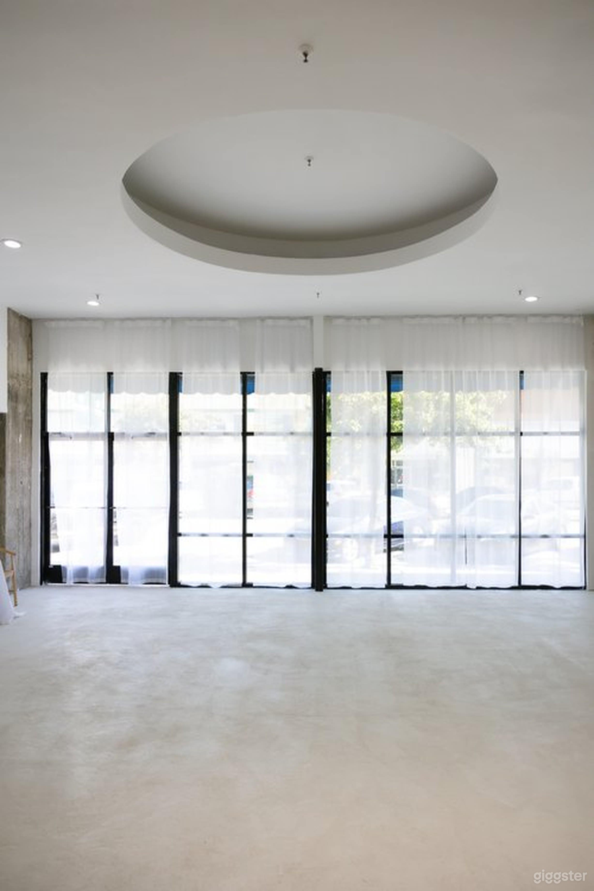 Modern Urban Venue &amp; Studio in DT Bakersfield Photo 2