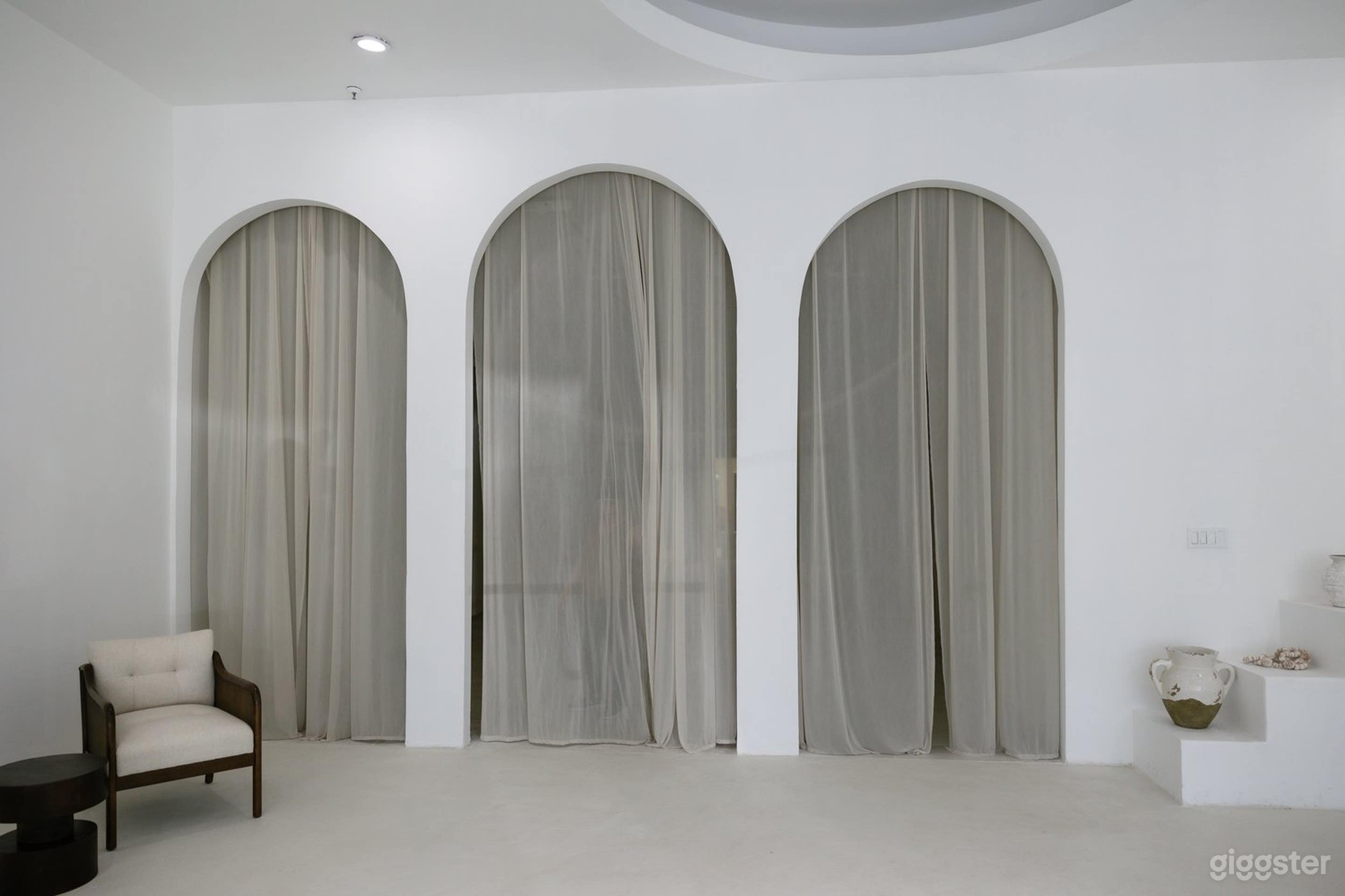 Modern Urban Venue &amp; Studio in DT Bakersfield Photo 4