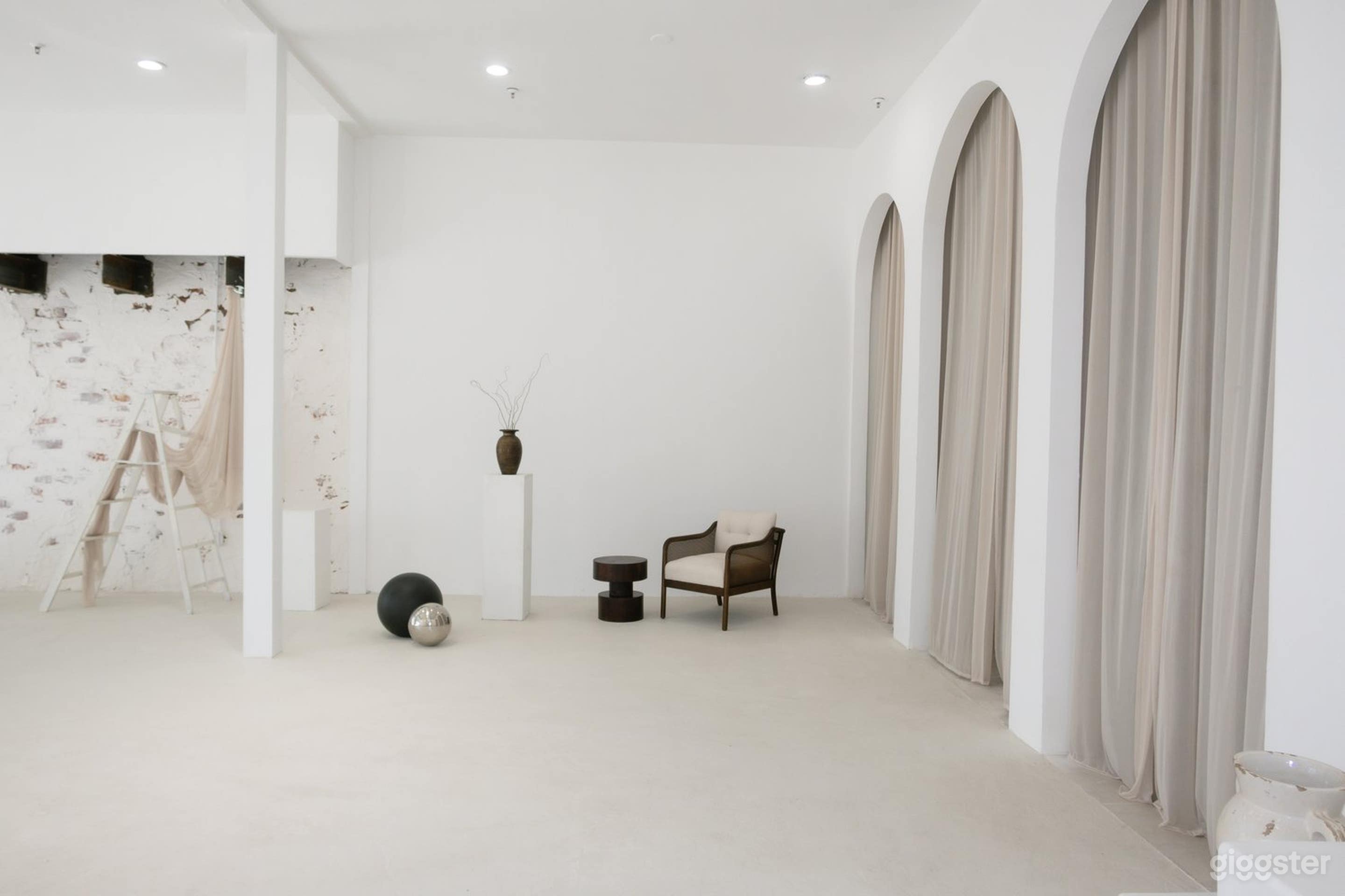 Modern Urban Venue &amp; Studio in DT Bakersfield Photo 1