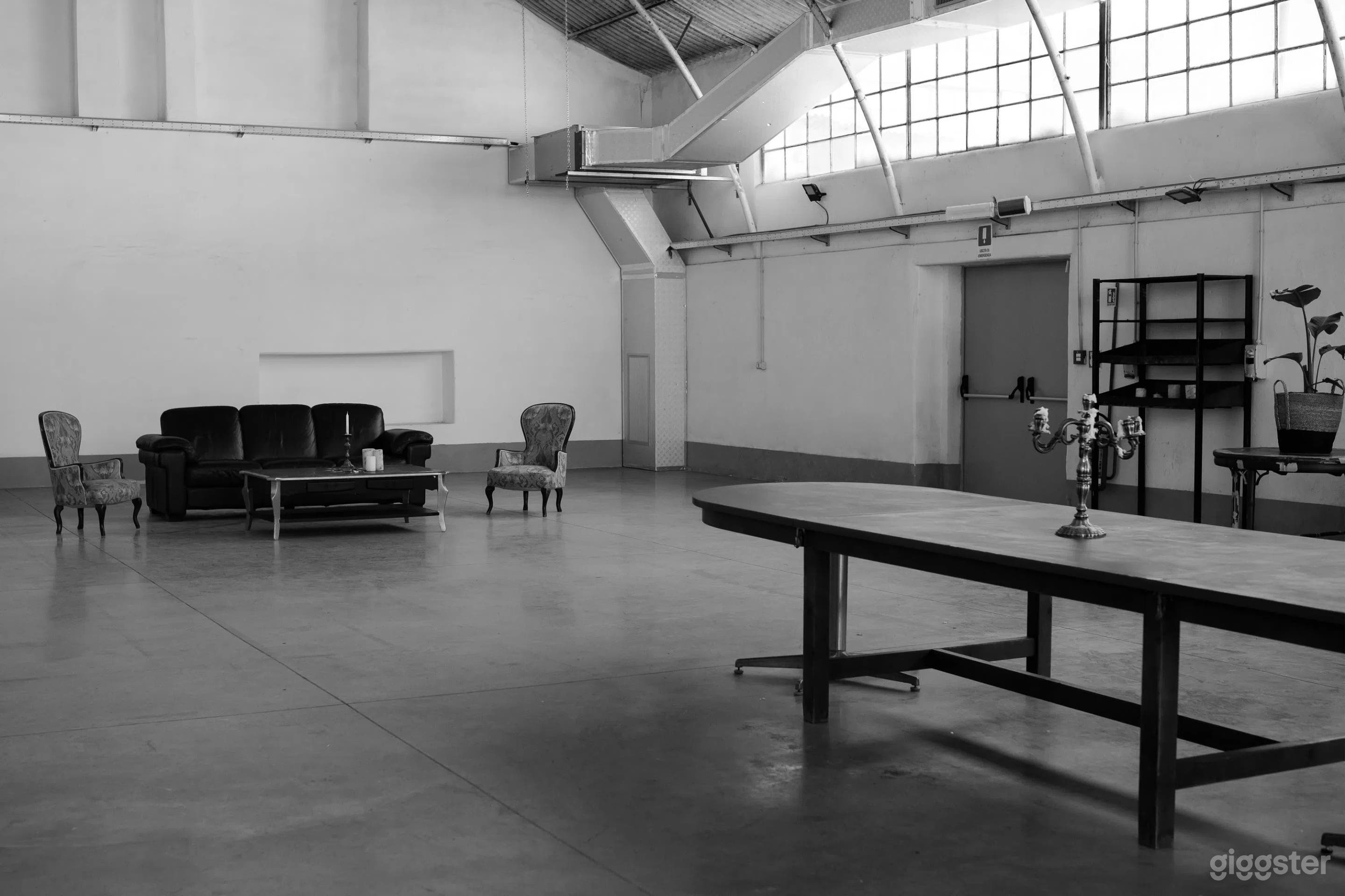 Foto di Sala 1 - Spazioso Spazio Industriale per Eventi e Produzioni 4