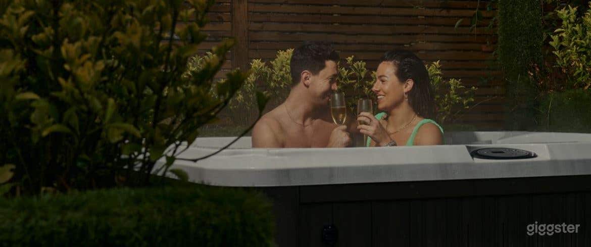 Luxury Hot Tub Suite Room with Private Terrace Photo 4