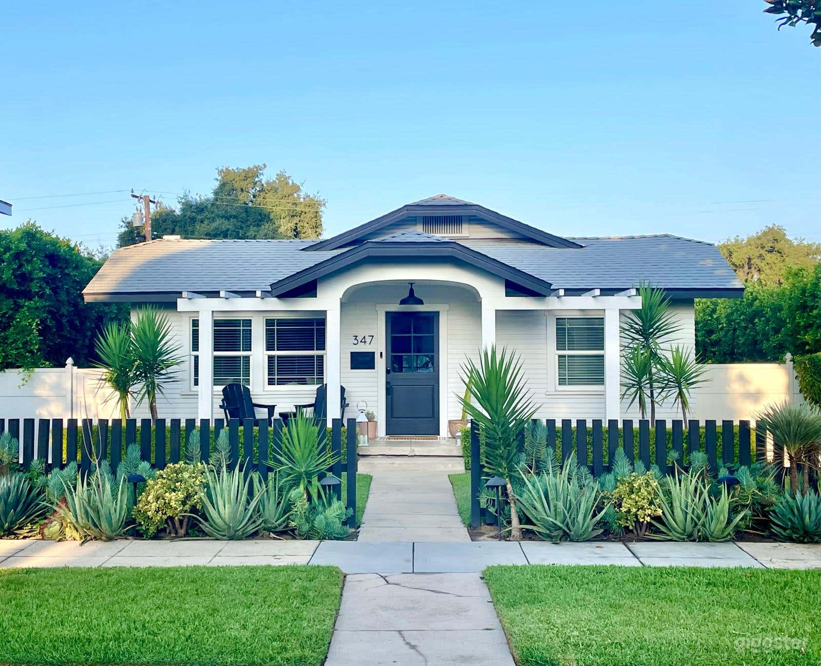 Light-Filled Craftsman Space in Historic Bungalow Heaven Photo 3